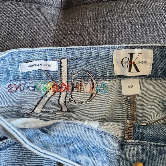 (Pre-loved) CK Denim Skirt - Picture 3 of 5